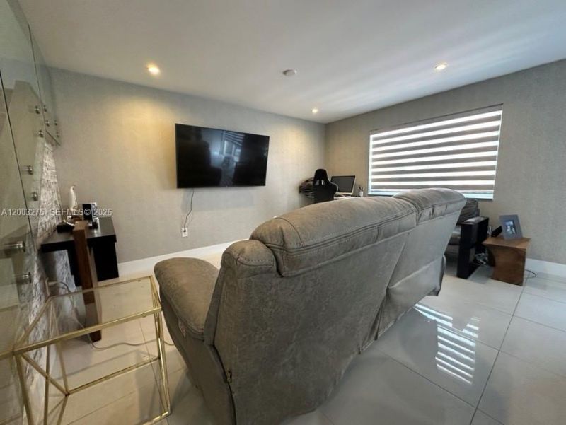 11521 NW 50th Ter, Doral, FL 33178 Photo