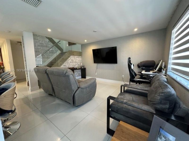 11521 NW 50th Ter, Doral, FL 33178 Photo