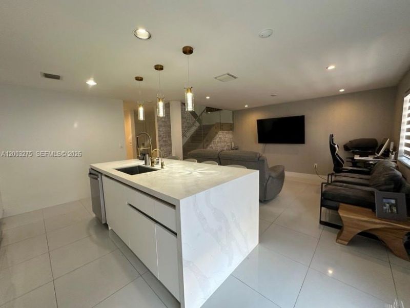 11521 NW 50th Ter, Doral, FL 33178 Photo