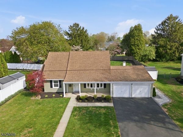 3 Cypress Rd, Franklin, NJ 08873