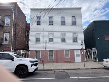 654 N 5Th St, Newark, NJ 07107