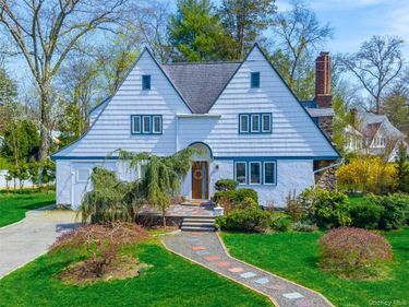 166 Valley Stream Road E, Larchmont, NY 10538