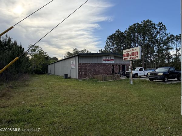 3200 Dolphin Drive, Gautier, MS 39553