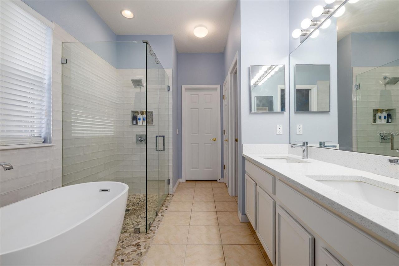 9004 Grand Bayou Court, Tampa, FL 33635 Photo