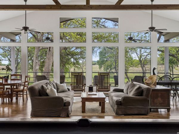 880 CENTER POINT RIVER RD, Kerrville, TX 78028