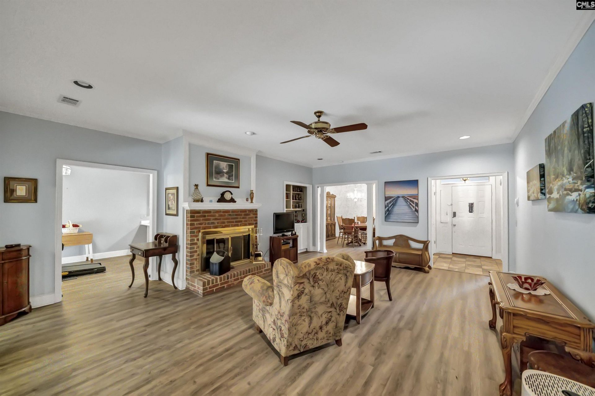 8 Southbury Lane  Photo 10