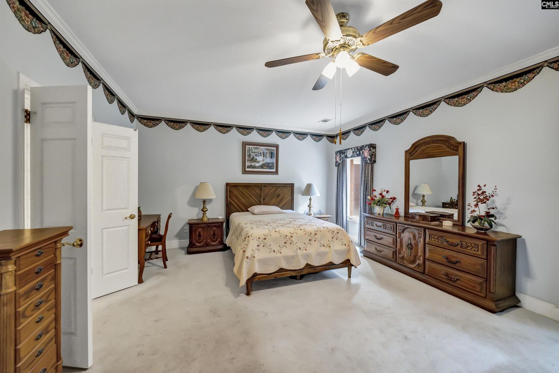 8 Southbury Lane  Photo 23