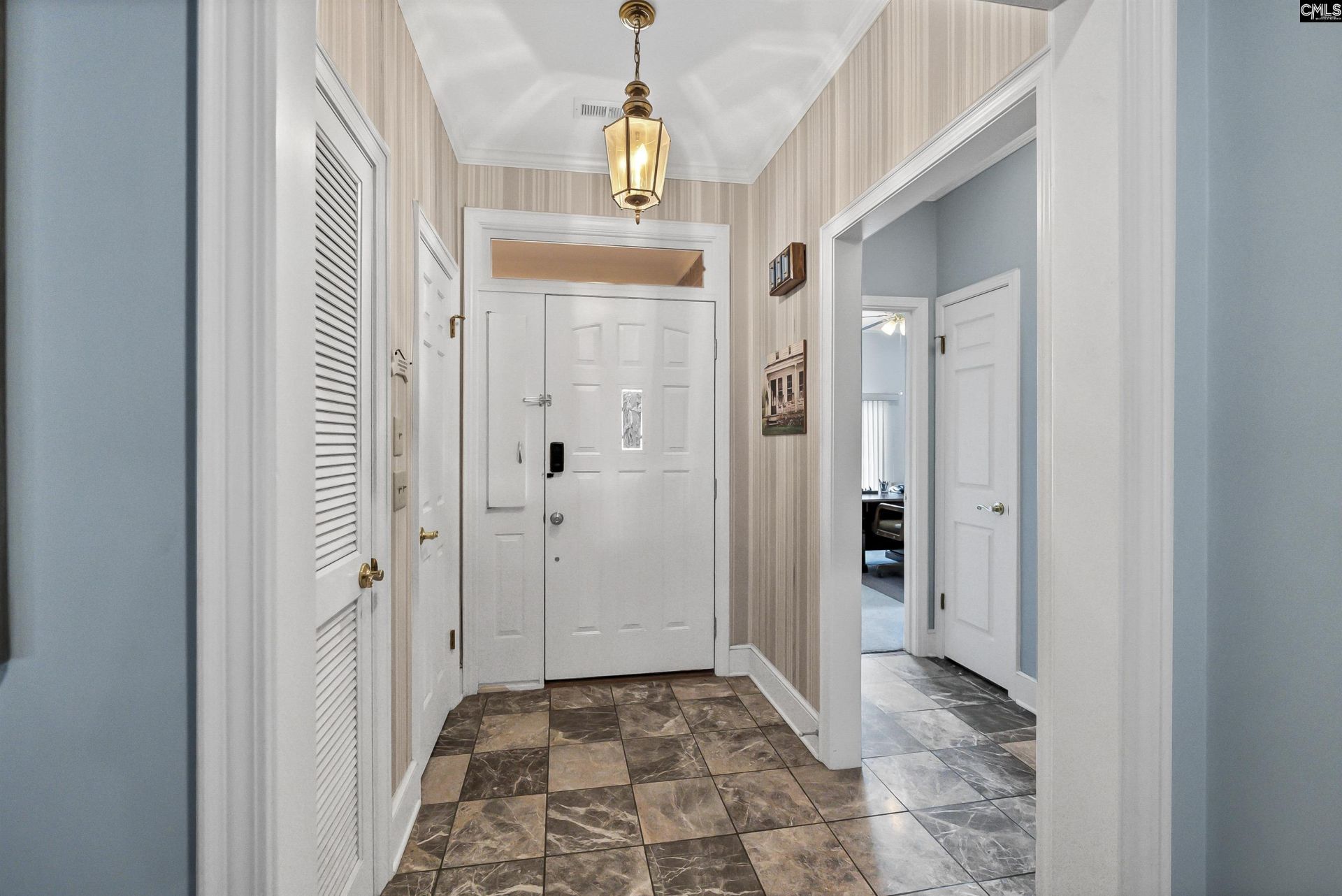 8 Southbury Lane  Photo 6