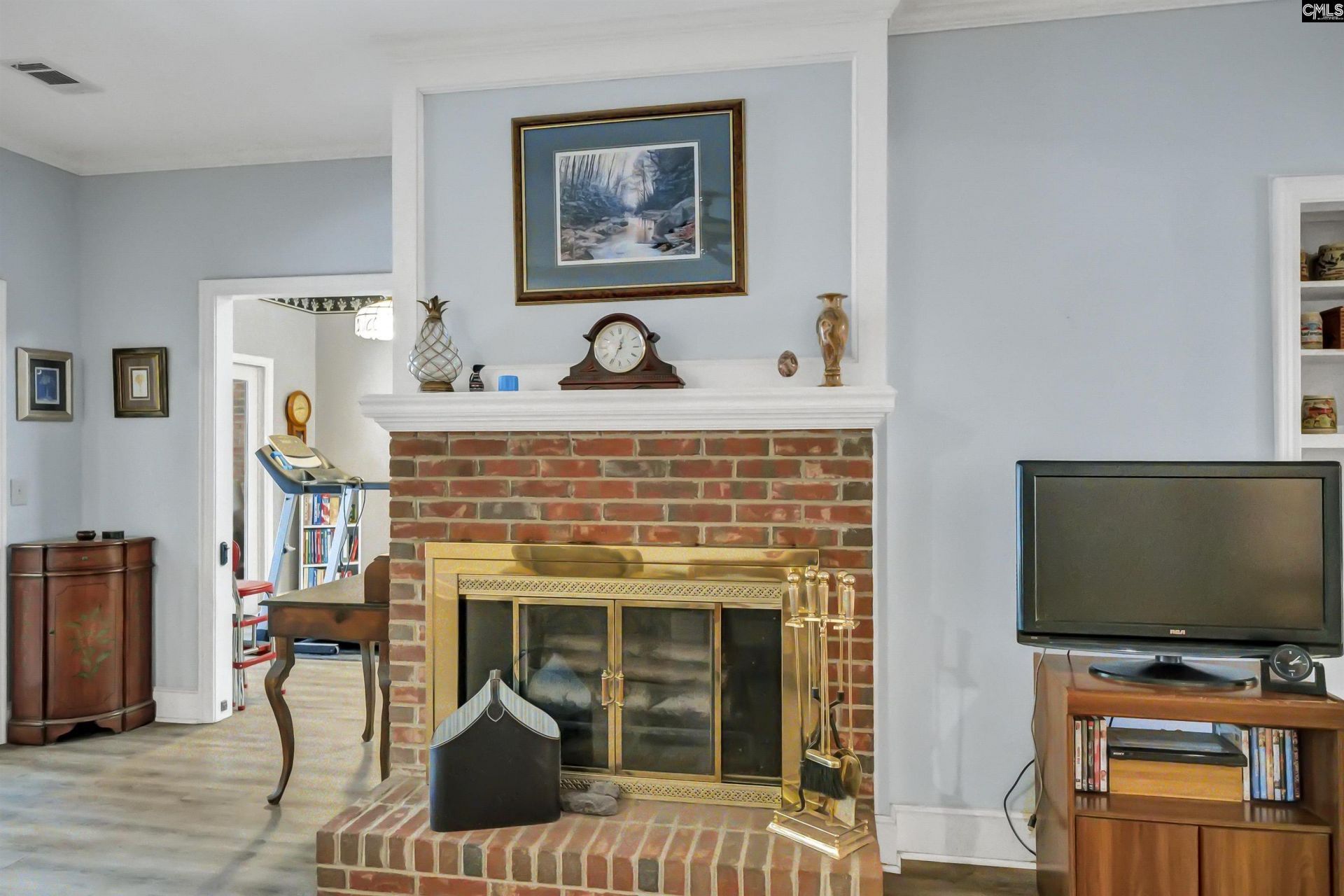 8 Southbury Lane  Photo 8