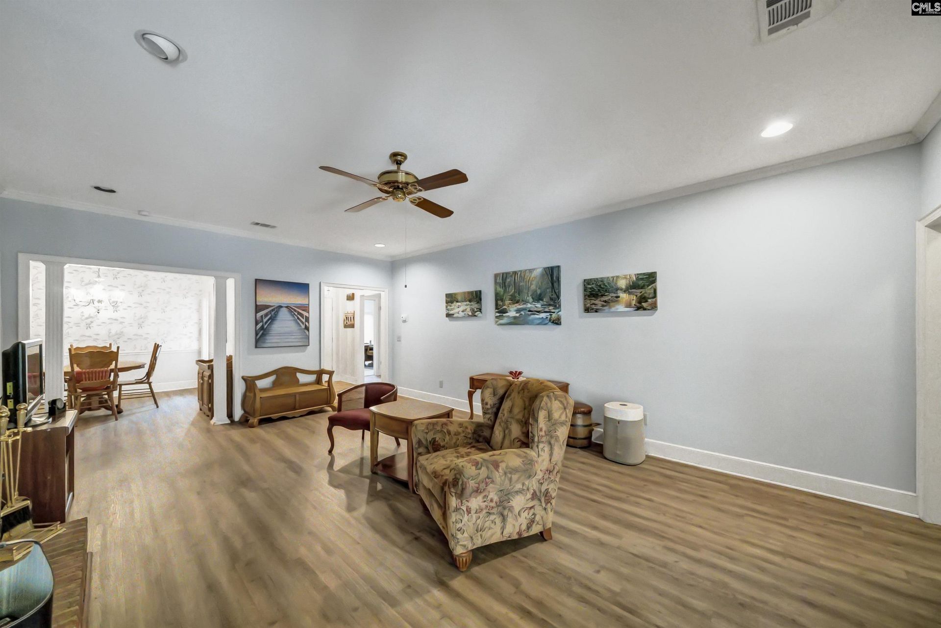 8 Southbury Lane  Photo 9