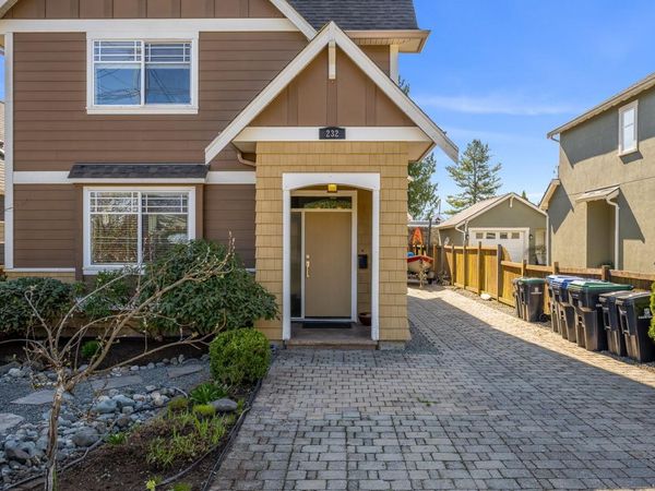 232 2nd St , Courtenay, BC V9N 1B7