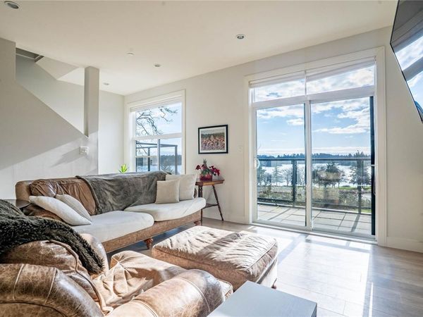 20 Avanti Pl, View Royal, BC V8Z 0E9