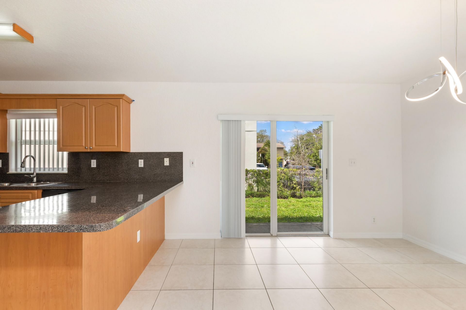 22 SW 6th Street, Unit 1, Hallandale Beach, FL 33009 Photo