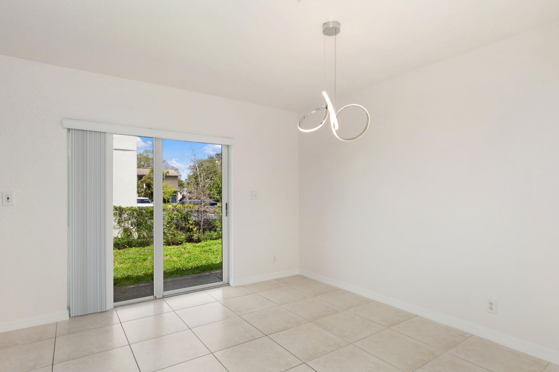 22 SW 6th Street, Unit 1, Hallandale Beach, FL 33009 Photo