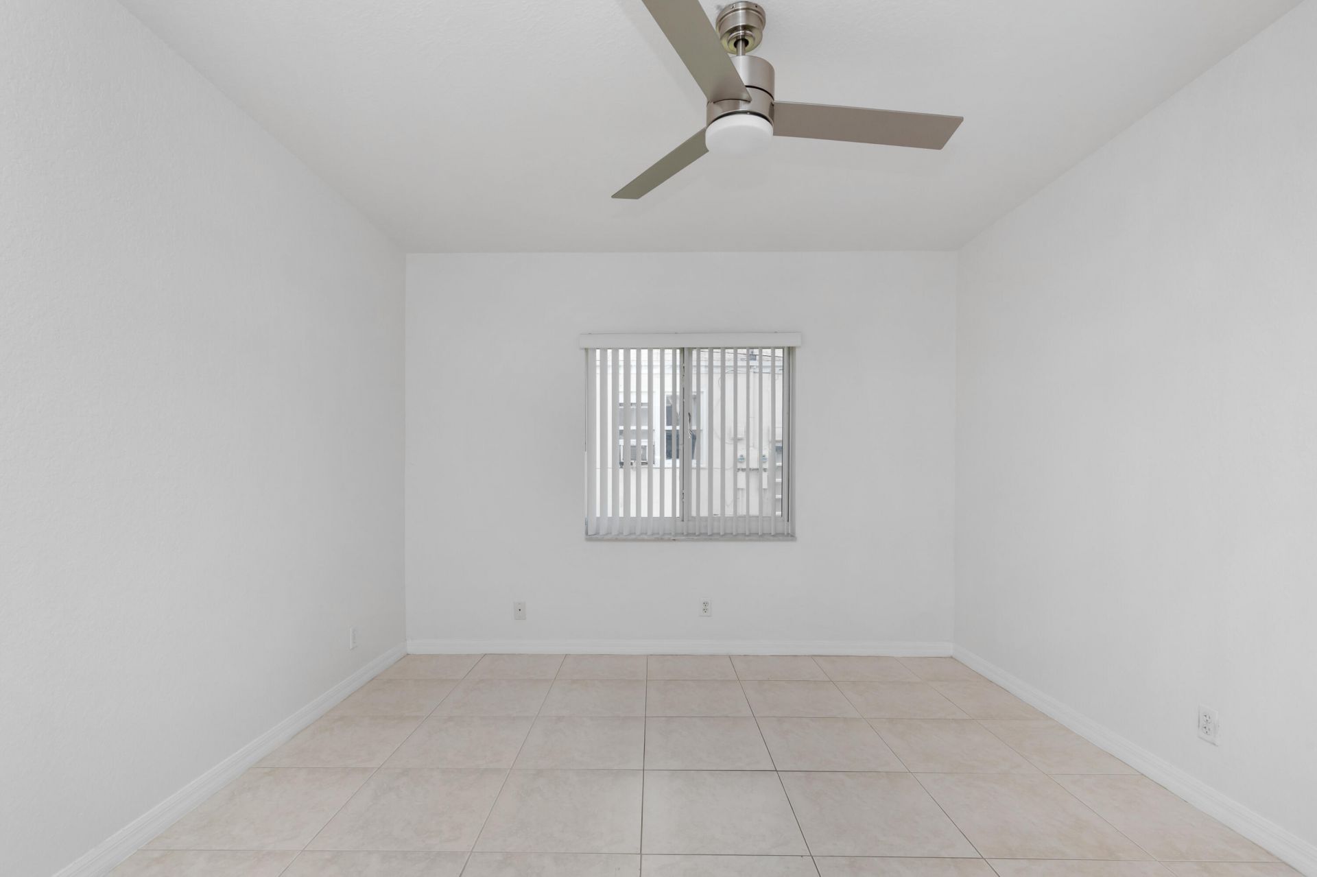 22 SW 6th Street, Unit 1, Hallandale Beach, FL 33009 Photo