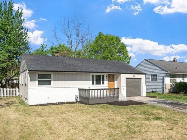 689 Georgian Drive , Columbus, OH 43228