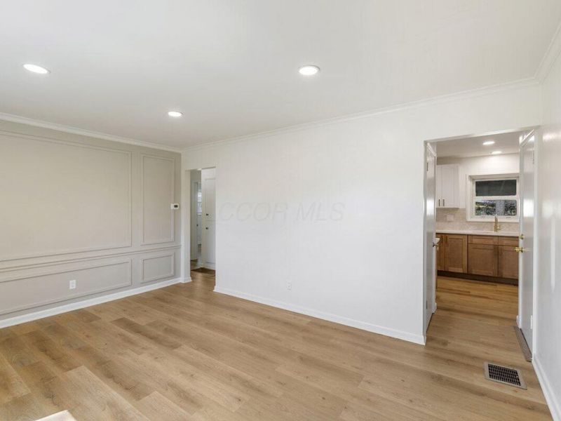 689 Georgian Drive , Columbus, OH 43228 Photo 4