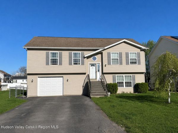 36 Arthur Avenue, Hudson, NY 12534