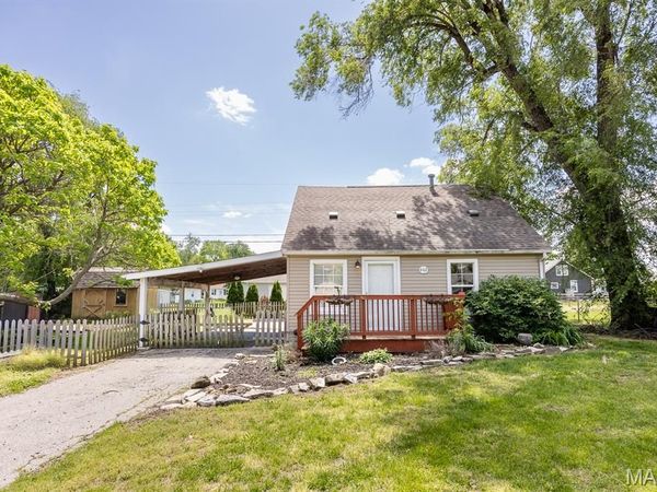 442 Pershing Avenue, Wood River, IL 62095