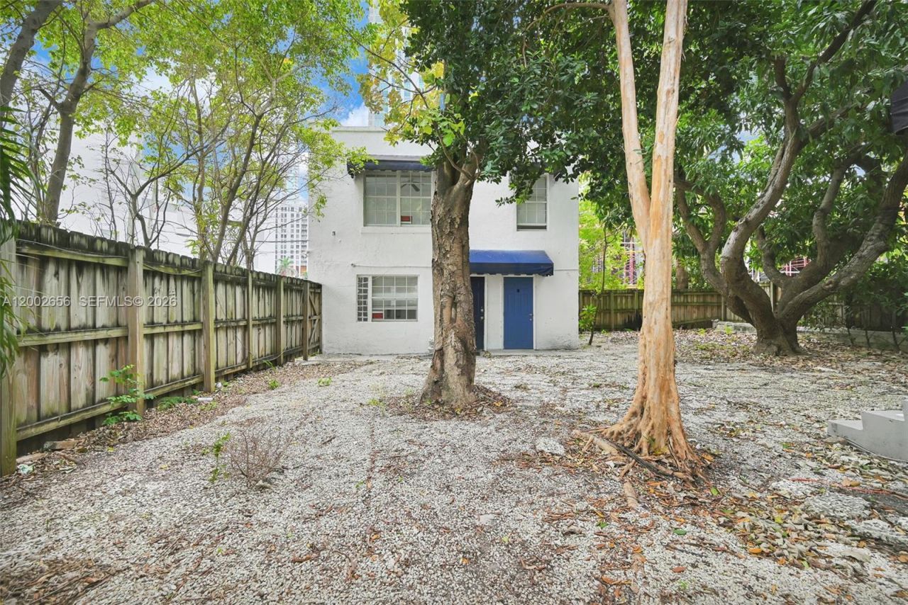 452 NE 30th St , Miami, FL 33137 Photo