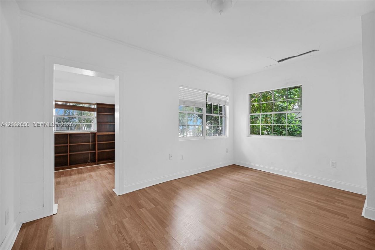 452 NE 30th St , Miami, FL 33137 Photo