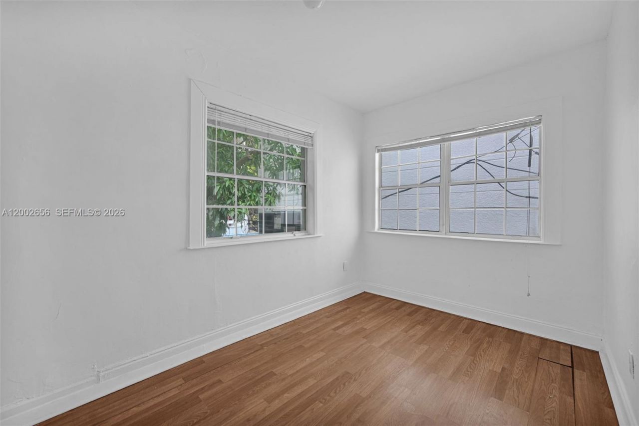 452 NE 30th St , Miami, FL 33137 Photo