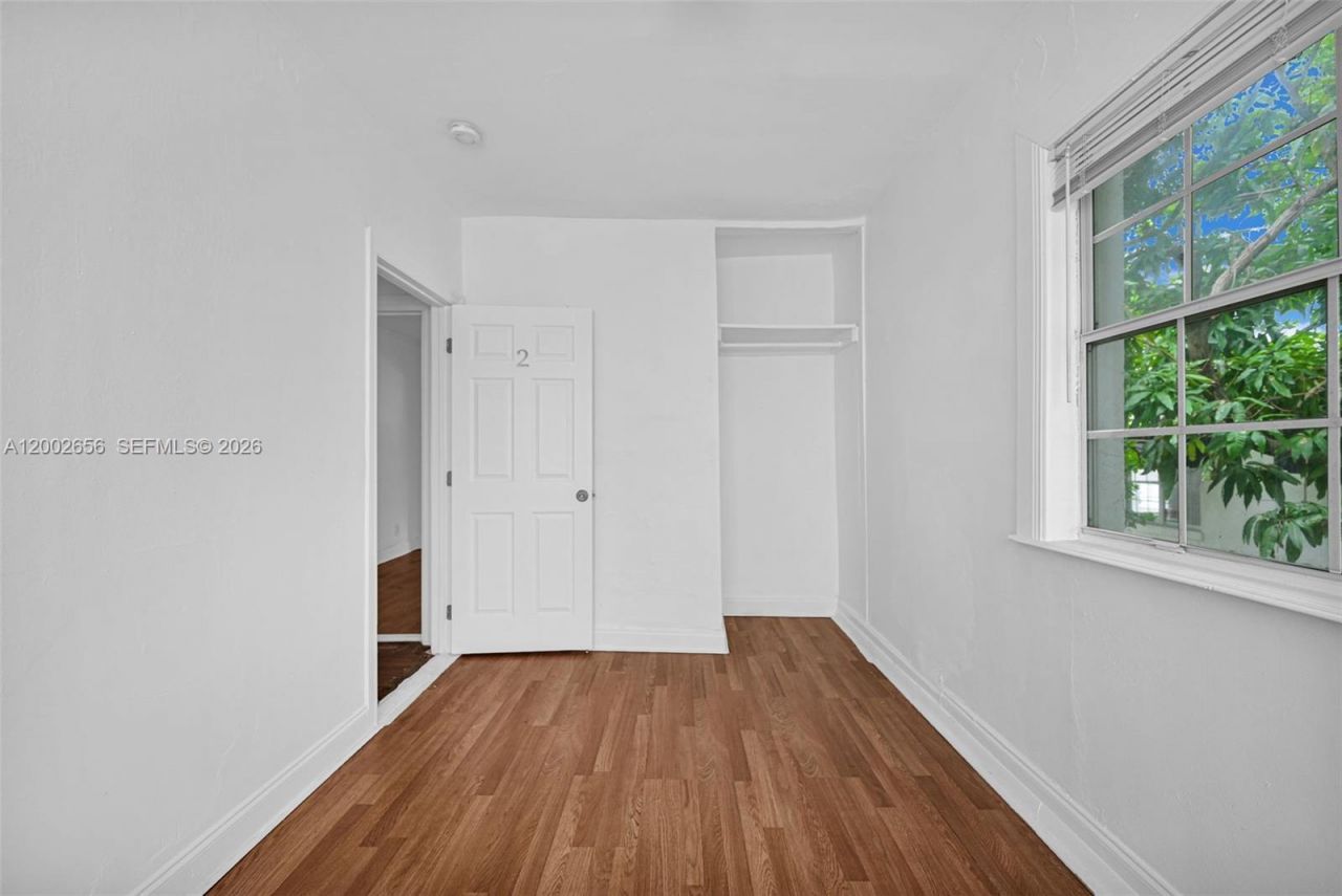 452 NE 30th St , Miami, FL 33137 Photo