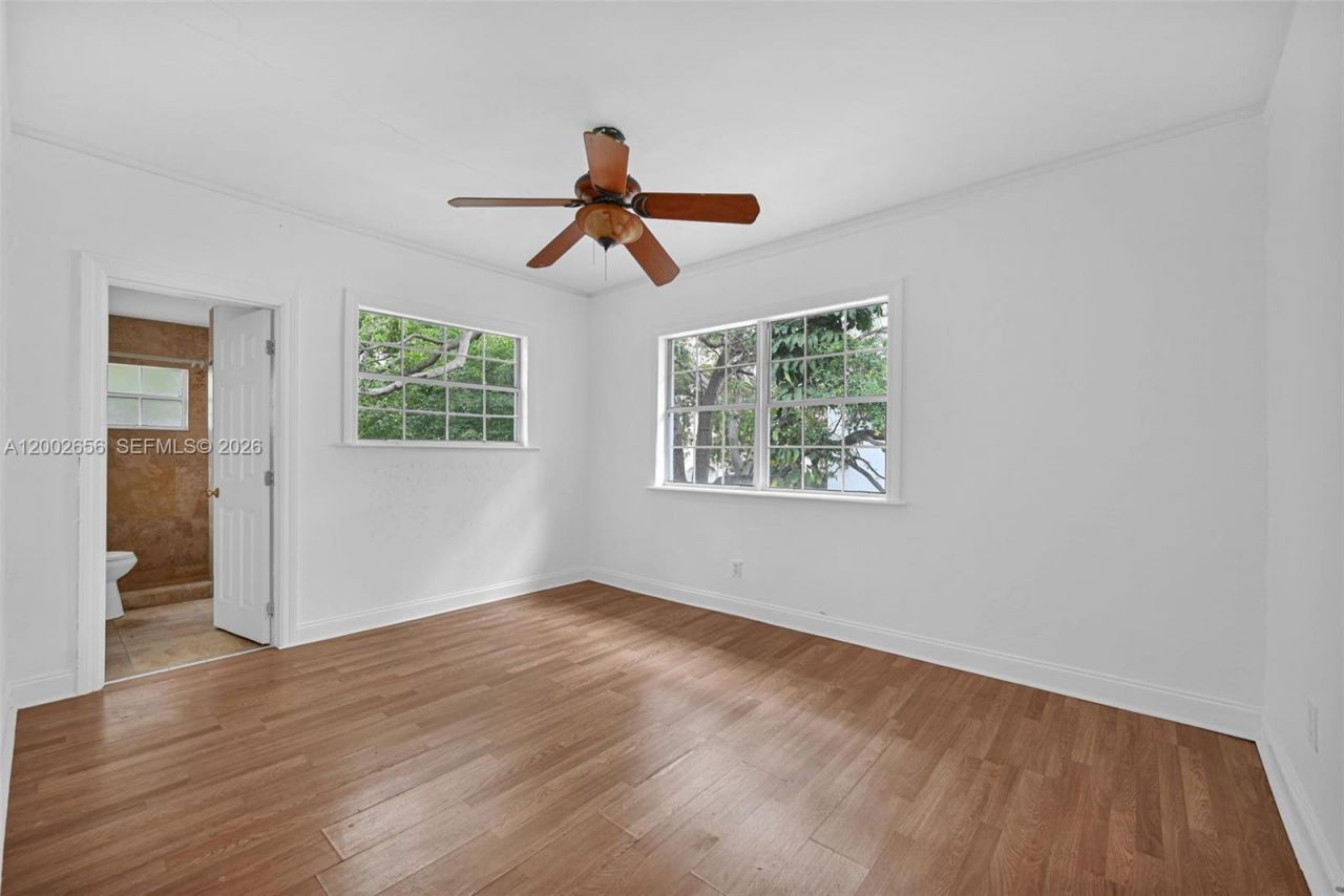 452 NE 30th St , Miami, FL 33137 Photo