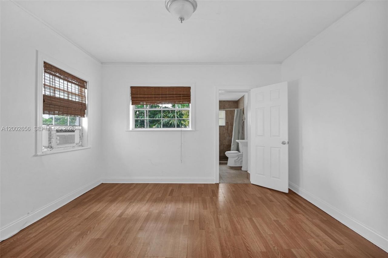 452 NE 30th St , Miami, FL 33137 Photo