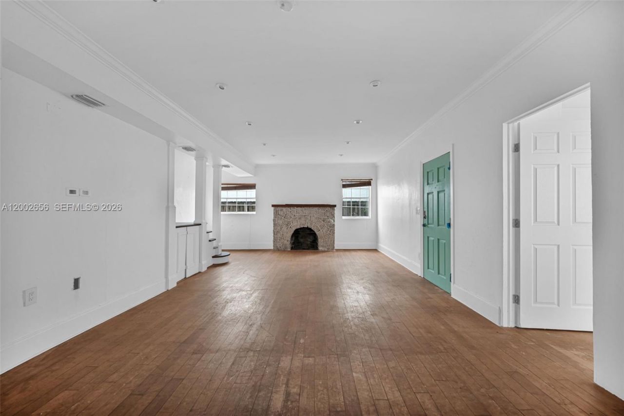 452 NE 30th St , Miami, FL 33137 Photo