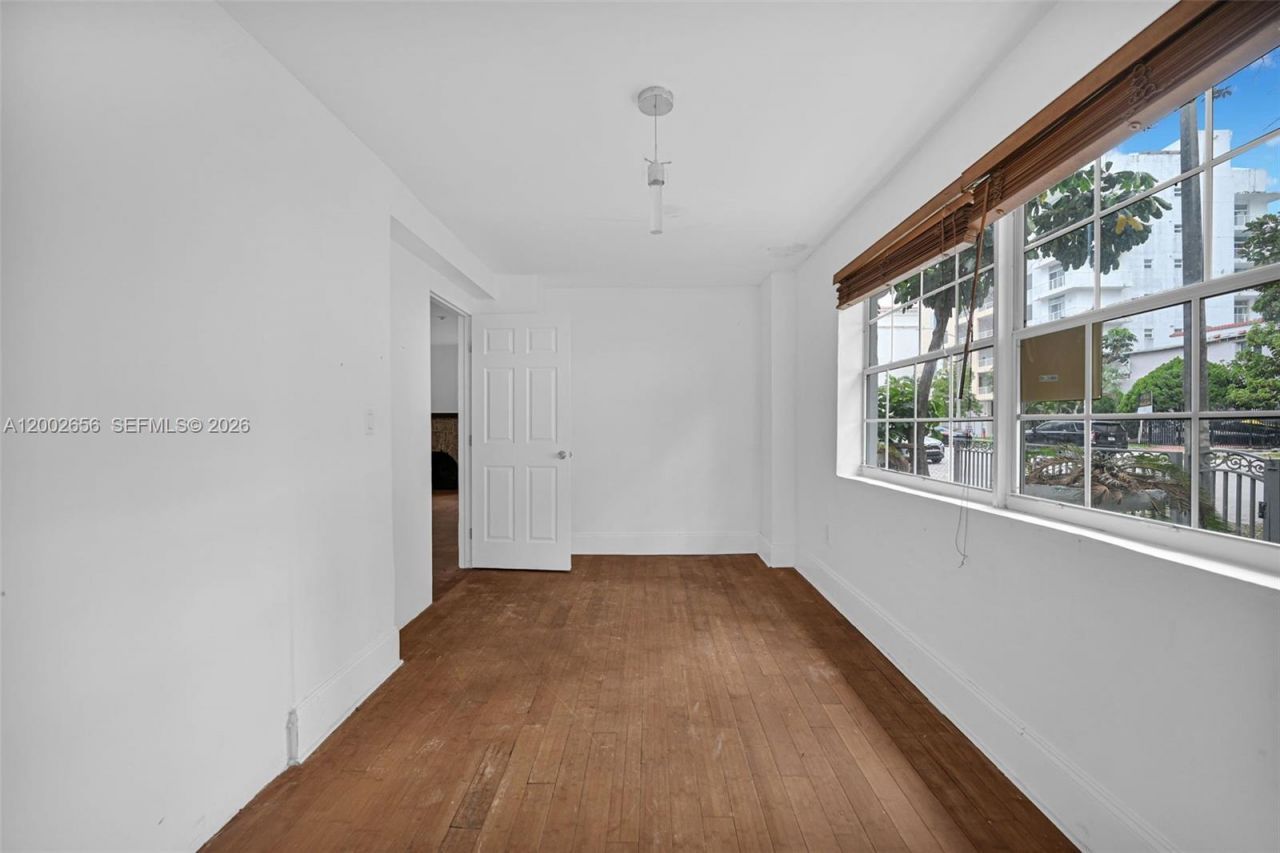 452 NE 30th St , Miami, FL 33137 Photo