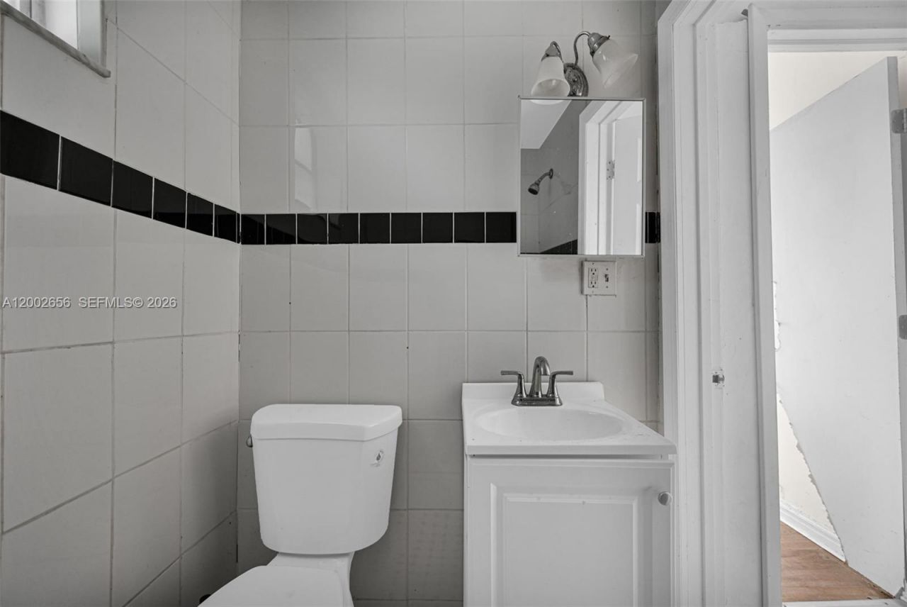 452 NE 30th St , Miami, FL 33137 Photo