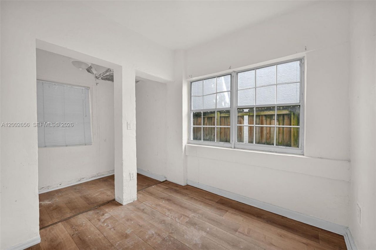 452 NE 30th St , Miami, FL 33137 Photo