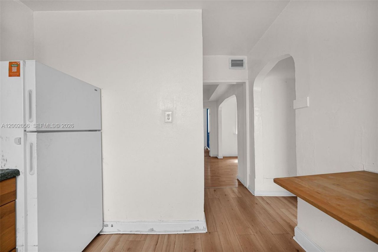 452 NE 30th St , Miami, FL 33137 Photo