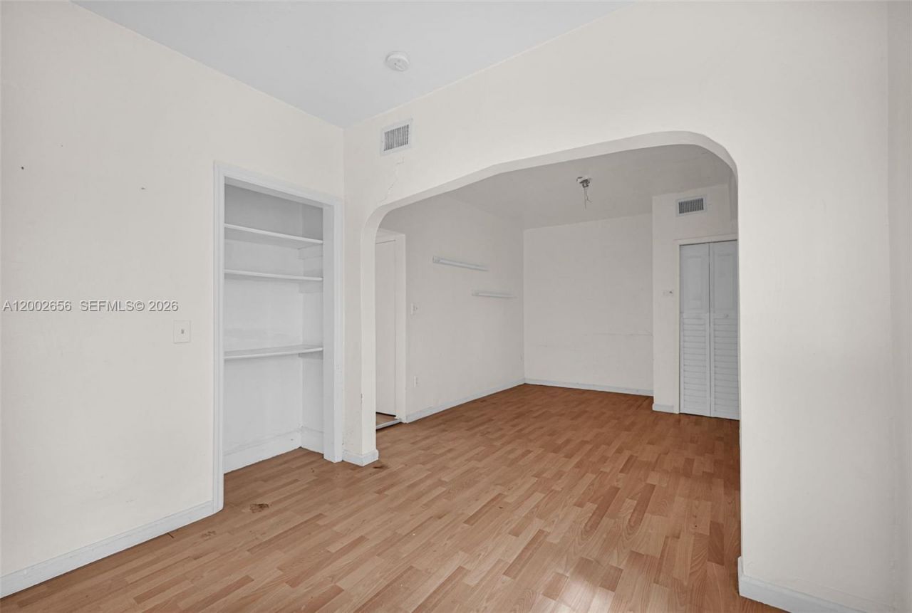 452 NE 30th St , Miami, FL 33137 Photo