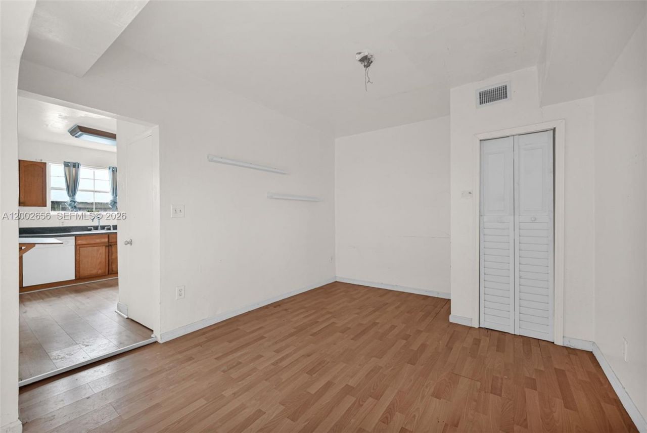 452 NE 30th St , Miami, FL 33137 Photo