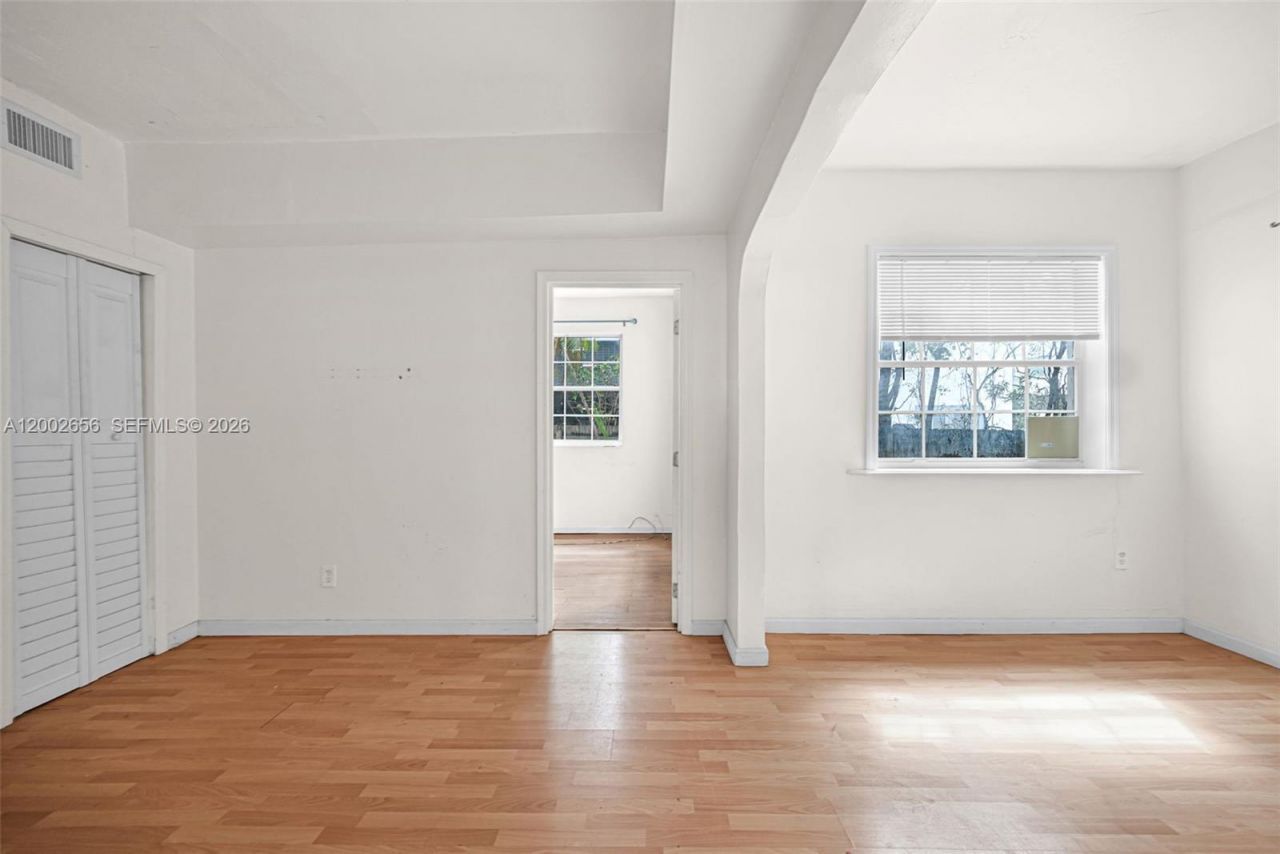 452 NE 30th St , Miami, FL 33137 Photo