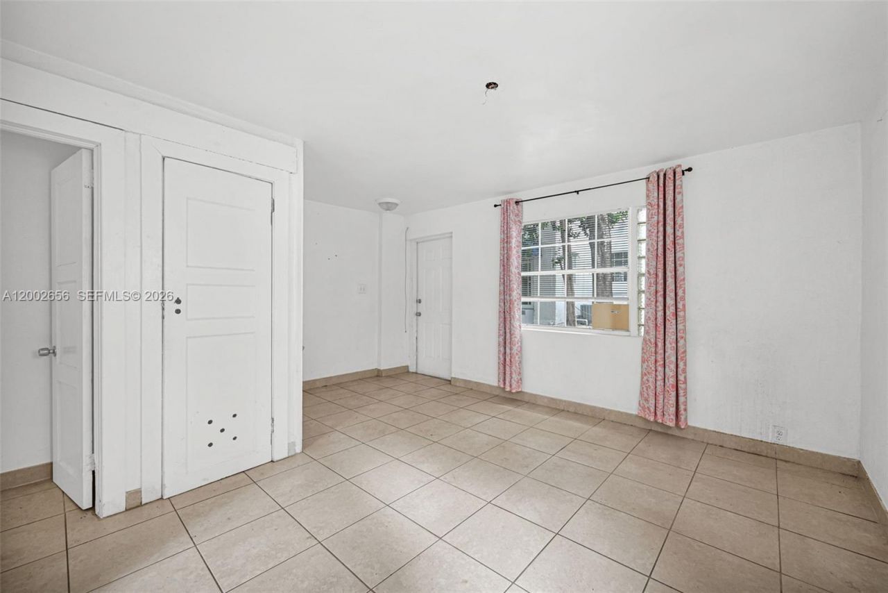 452 NE 30th St , Miami, FL 33137 Photo