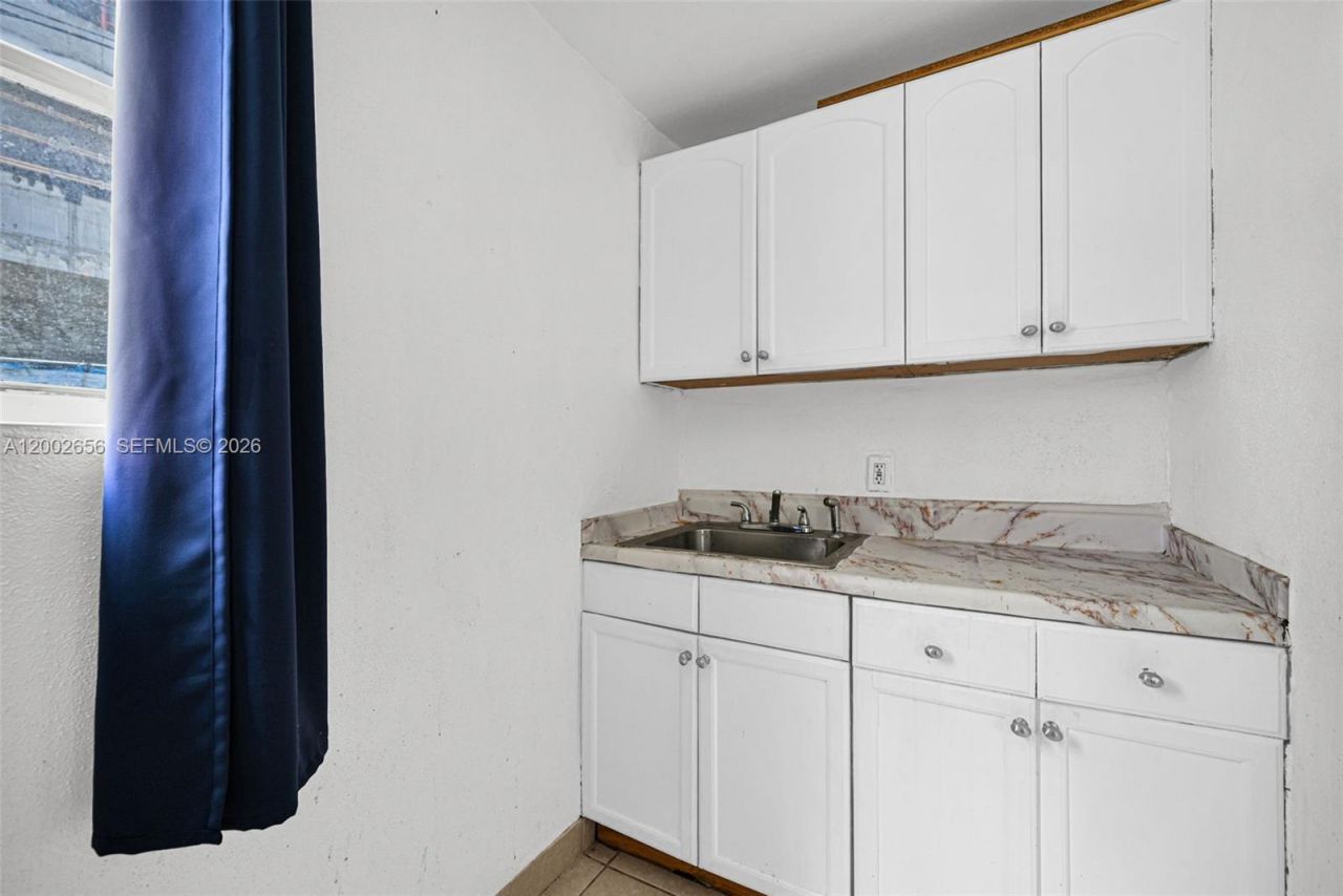 452 NE 30th St , Miami, FL 33137 Photo