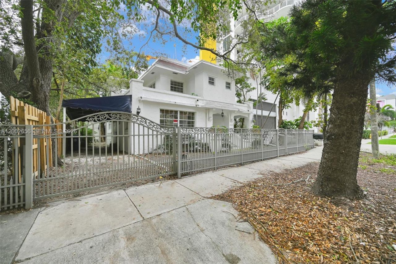 452 NE 30th St , Miami, FL 33137 Photo