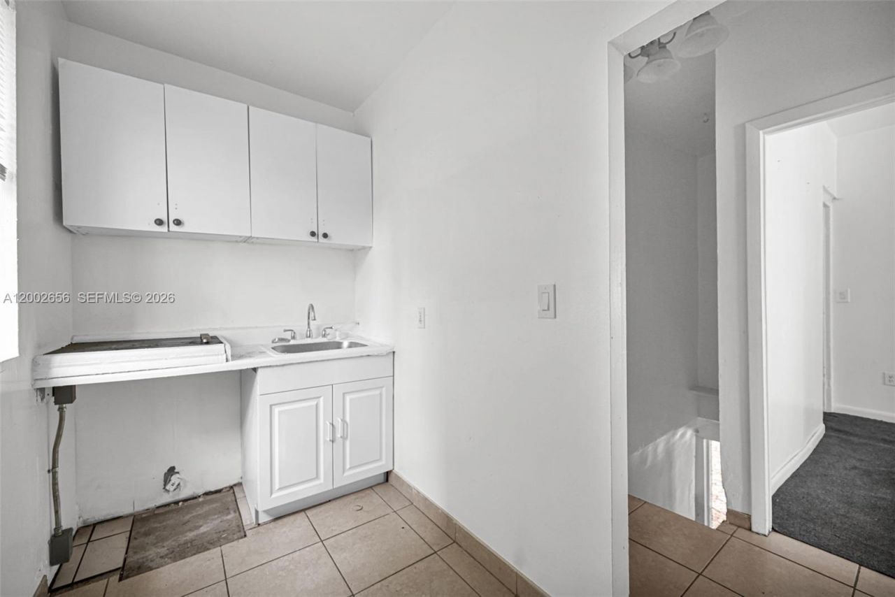 452 NE 30th St , Miami, FL 33137 Photo