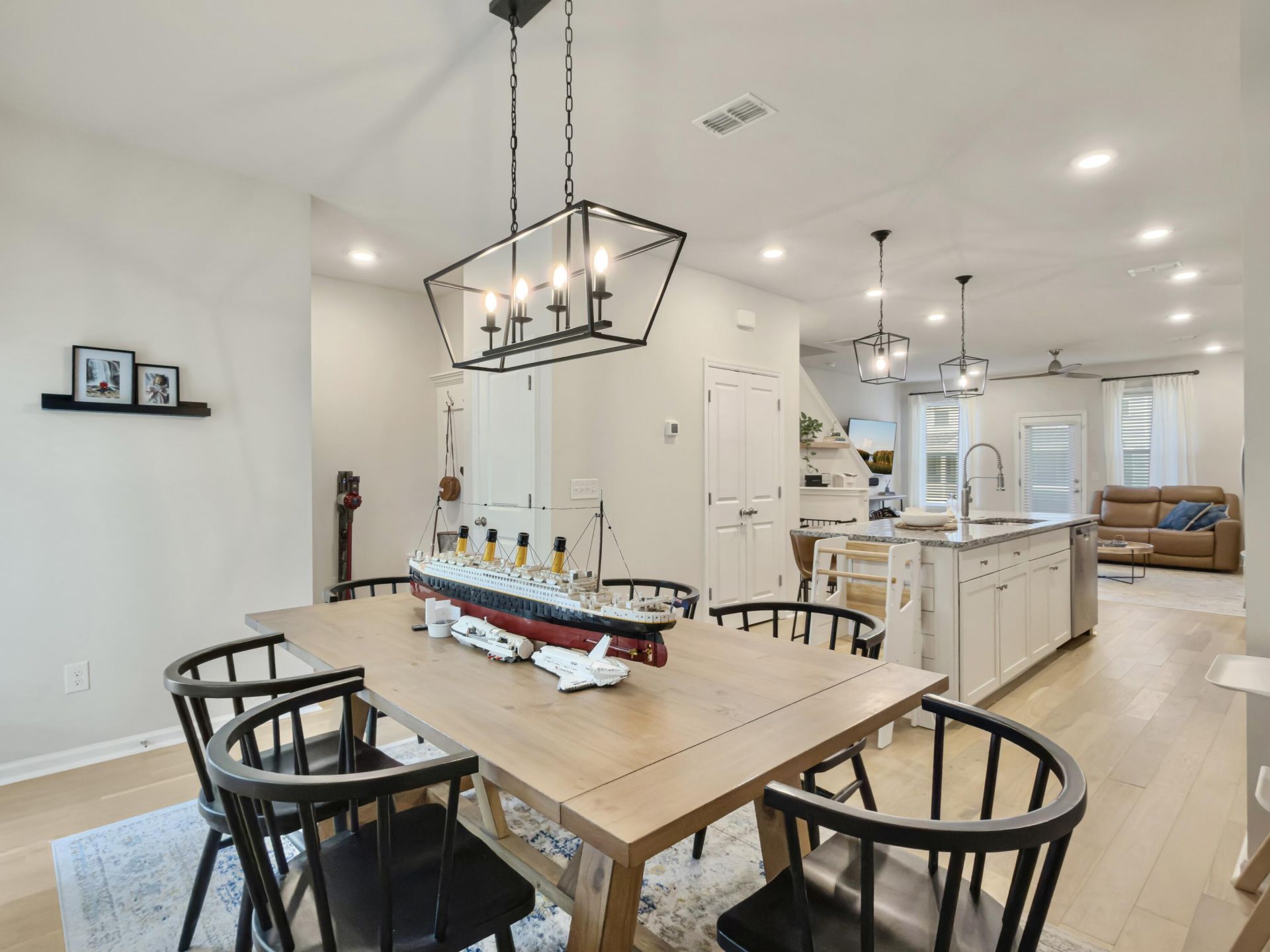 207 Harlequin Alley Photo 11