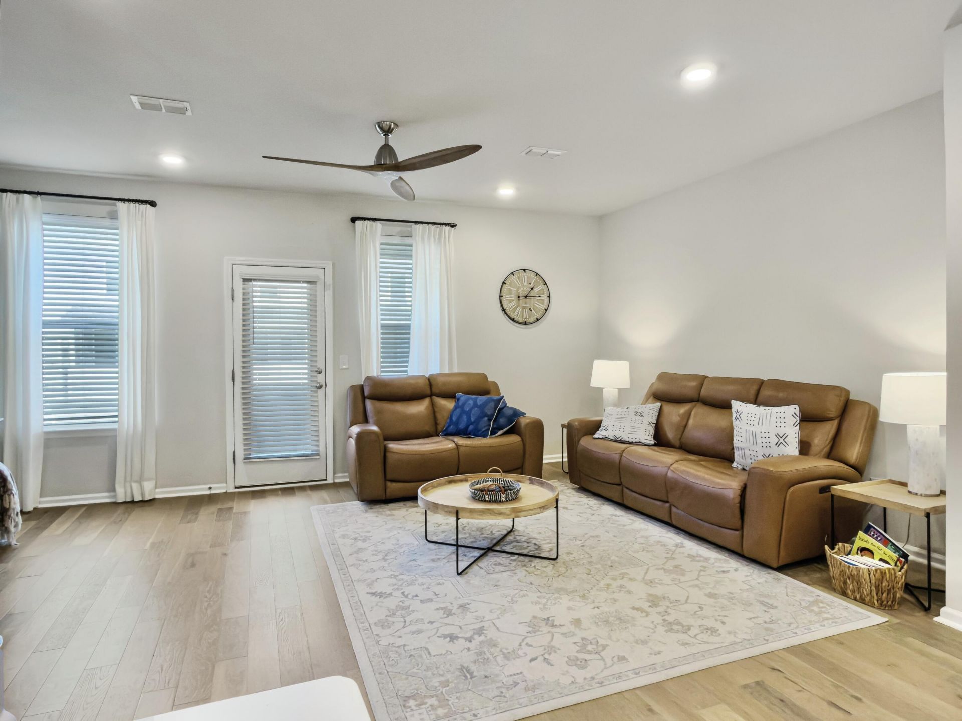 207 Harlequin Alley Photo 20