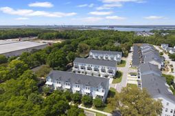 207 Harlequin Alley photo 4