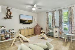 207 Harlequin Alley photo 4