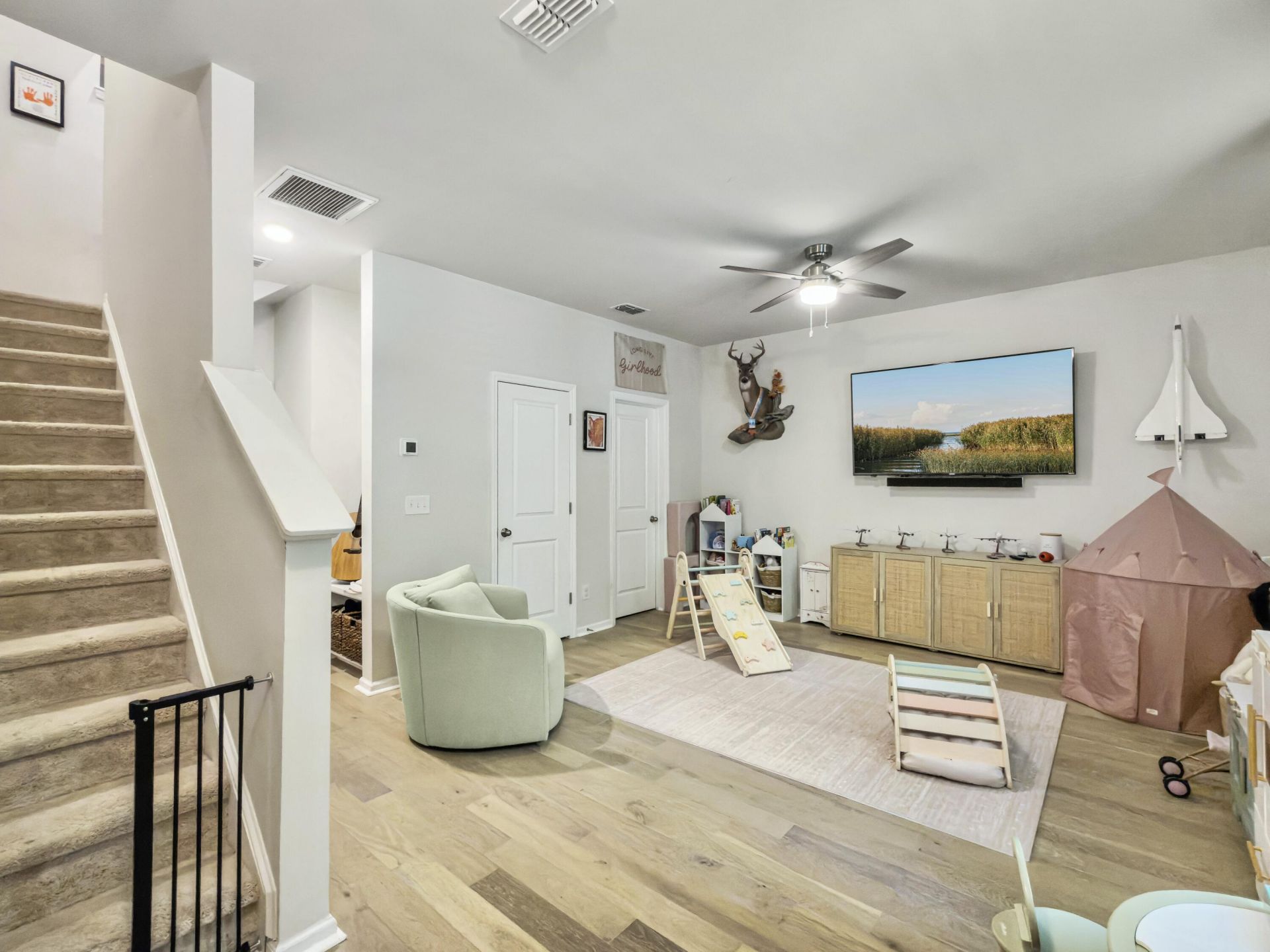 207 Harlequin Alley Photo 9