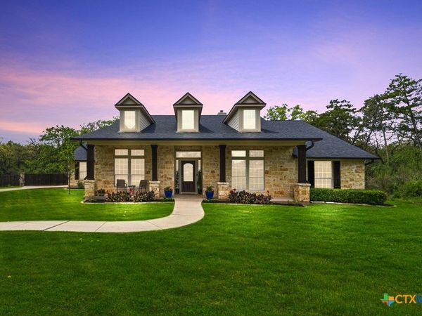 142 Carriage Court , Bastrop, TX 78602