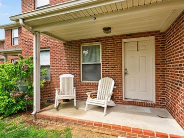 502 Tecumseh Trail, Unit D, Versailles, KY 40383