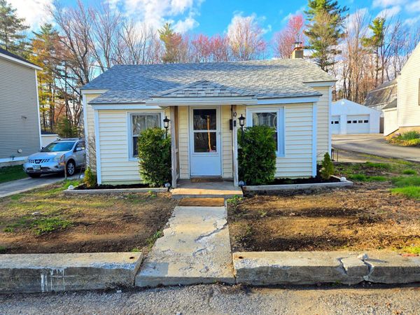 10 Lindy Street, Pembroke, NH 03275