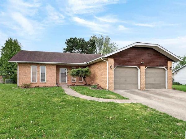 929 E Azalia Drive, Terre Haute, IN 47802